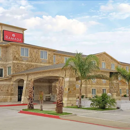 Ramada By Wyndham South Waco Hotel